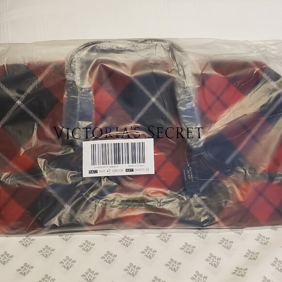 Victoria Secret Red and Black Plaid Tote. New with Tags - Picture 6 of 6